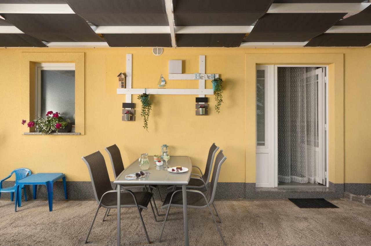 Apartments Flora Medulin Exterior photo