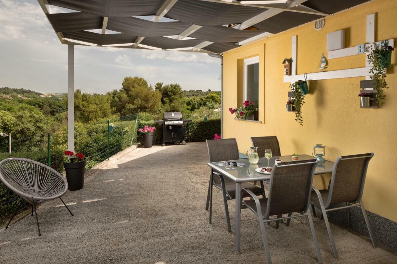 Apartments Flora Medulin Exterior photo